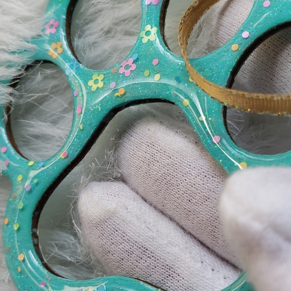 Handmade Spring Paw Print Decor Accessory - Picture 6 of 11